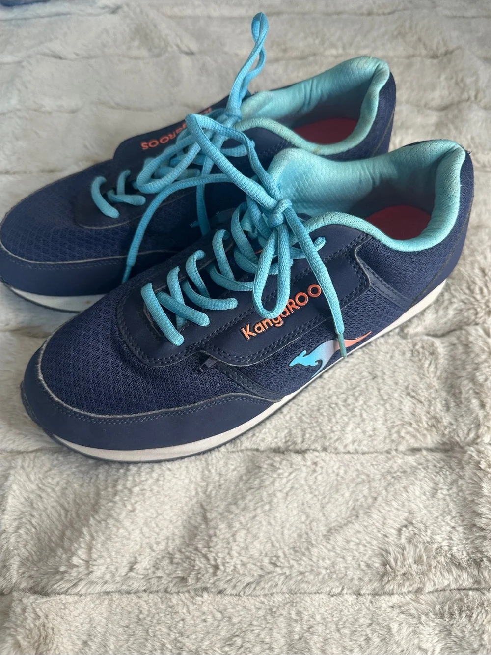 Iconic 80s Favorite Navy and Coral KangaROOS Sneaker with Zipper Side Pouches, 9